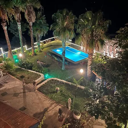 Carla Hotel *