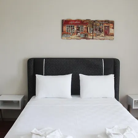 Carla Hotel *