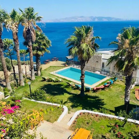Carla Hotel *